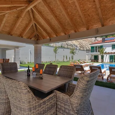 Luxury With A Swimming Pool Studenci, Zagora - 18483 * Studenci